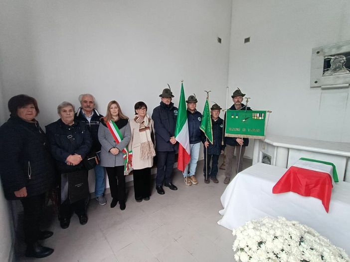 La cerimonia per Francesco Biassoni, al cimitero di Ferno La cerimonia per Francesco Biassoni, al cimitero di Ferno