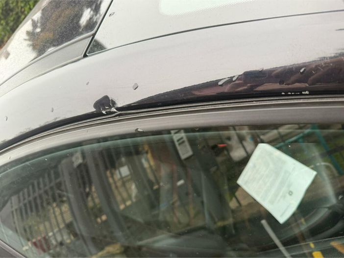 Auto forzata in centro e tentato sopralluogo a casa: la denuncia di una famiglia