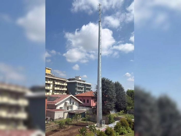 Marnate, antenna tra le case. I residenti: «Si può ancora trovare un’alternativa» Marnate, antenna tra le case. I residenti: «Si può ancora trovare un’alternativa»