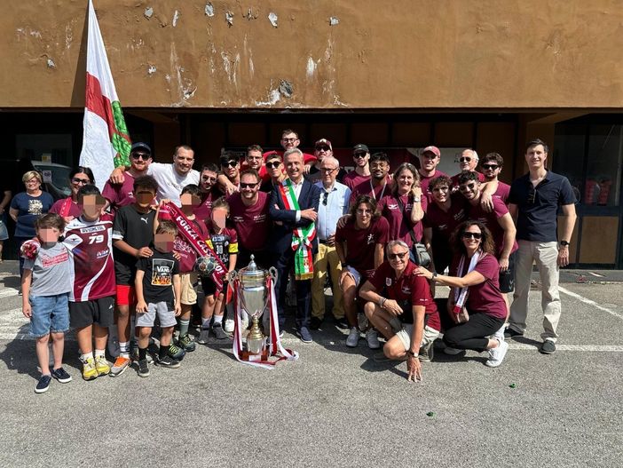 Pallamano Cassano, la festa continua. La coppa è arrivata “a casa” Pallamano Cassano, la festa continua. La coppa è arrivata “a casa”