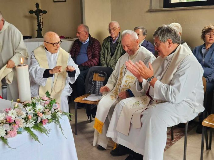 Oggi l'addio a monsignor Livetti. «Grazie a lui abbiamo avuto il campetto per i bimbi non nati» Oggi l'addio a monsignor Livetti. «Grazie a lui abbiamo avuto il campetto per i bimbi non nati»