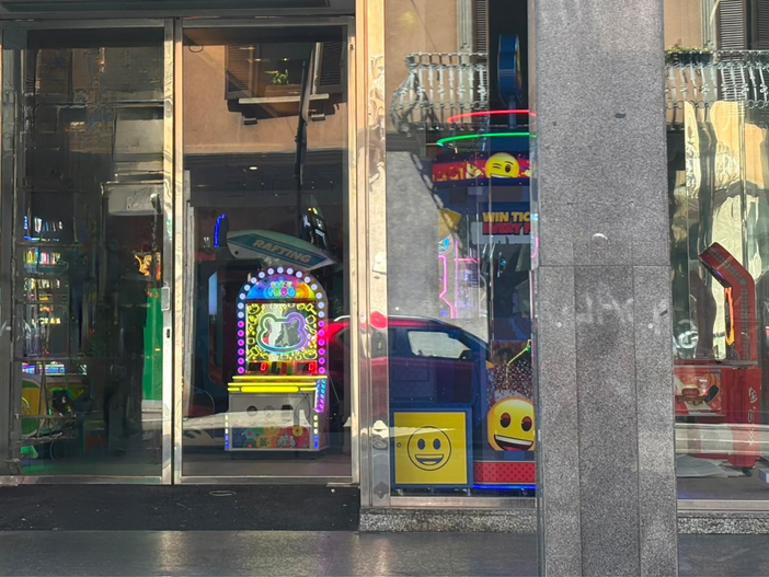 Un nuovo esercizio commerciale colora il centro di Busto: in via Crespi aprirà presto una sala giochi