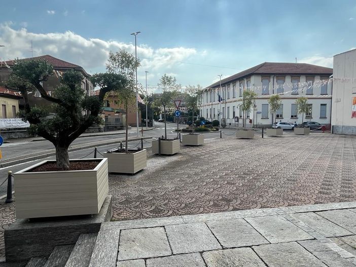 FOTO. Nuovo arredo urbano per il centro storico di Borsano