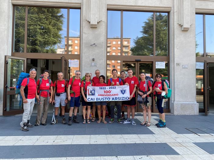 Il Gruppo CAI, pronto a partire dalla Stazione Centrale di Busto Arsizio Il Gruppo CAI, pronto a partire dalla Stazione Centrale di Busto Arsizio