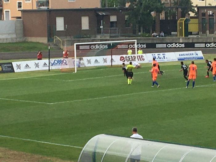 Si spera che Mario Chessa e la Castellanzese tornino a gonfiare la rete del "Provasi" Si spera che Mario Chessa e la Castellanzese tornino a gonfiare la rete del "Provasi"