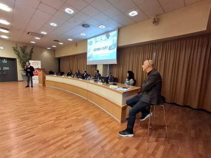 Il territorio alla sfida dell’economia circolare: “SustainHUBility LAB - Remanufacturing” Il territorio alla sfida dell’economia circolare: “SustainHUBility LAB - Remanufacturing”