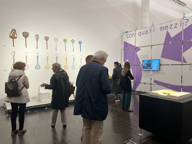 FOTO – Arte, design, hyperdesign: alla preview delle mostre in partenza al Maga, il figlio di Philippe Daverio, Sebastiano FOTO – Arte, design, hyperdesign: alla preview delle mostre in partenza al Maga, il figlio di Philippe Daverio, Sebastiano