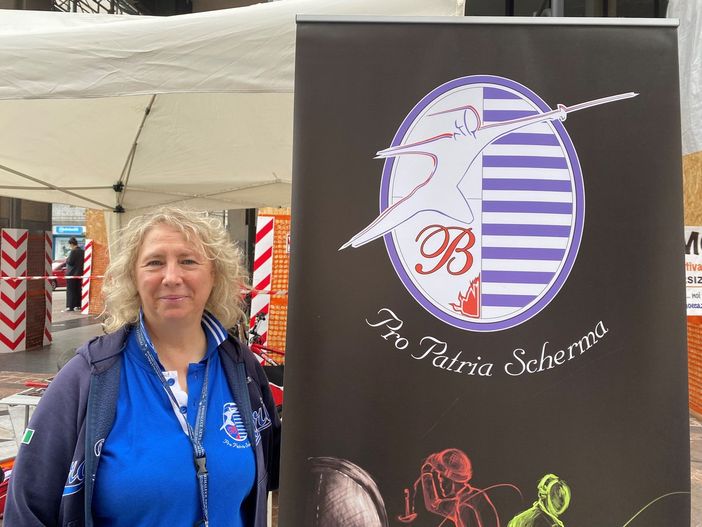FESTA DELLO SPORT. La Pro Patria Scherma e i fioretti di plastica per i più piccoli FESTA DELLO SPORT. La Pro Patria Scherma e i fioretti di plastica per i più piccoli