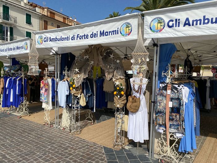 Gli Ambulanti di Forte dei Marmi a Legnano domenica 25 settembre
