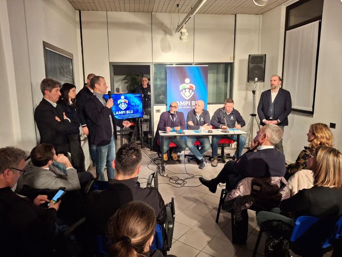 Uomini all’inseguimento: l’esperienza delle forze dell’ordine, tra mille rischi, raccontata da Lampi Blu