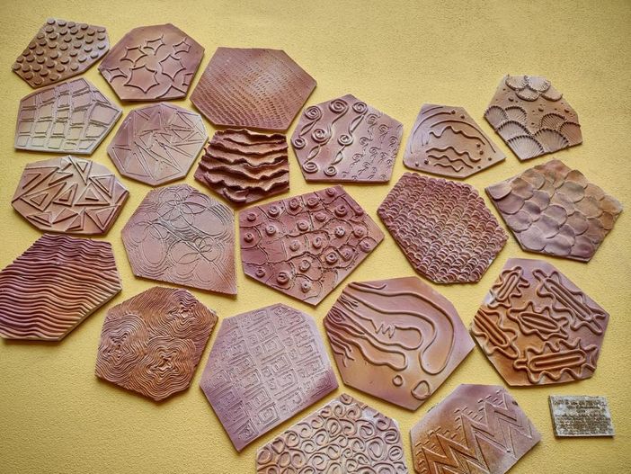 Fotografie dell’opera «Another cell on the wall» realizzata al Collegio Cattaneo di Varese