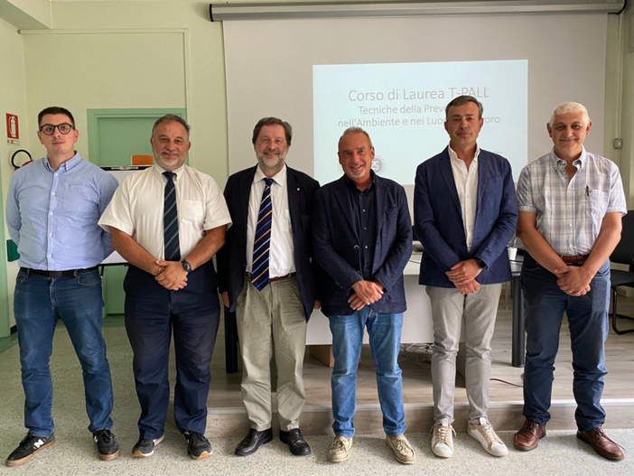 Nella foto da sinistra: Andrea Spinazzè, Domenico Cavallo, Alberto Passi, Giuseppe Catanoso, Stefano Carlini, Paolo Bulgheroni Nella foto da sinistra: Andrea Spinazzè, Domenico Cavallo, Alberto Passi, Giuseppe Catanoso, Stefano Carlini, Paolo Bulgheroni