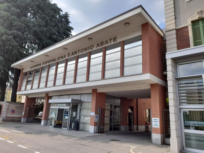 L'ingresso dell'ospedale di Gallarate L'ingresso dell'ospedale di Gallarate