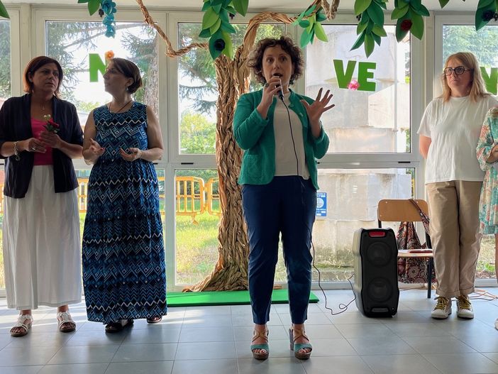 «Auguro a tutti un anno sereno e ricco di buone relazioni. A scuola si costruisce una comunità» «Auguro a tutti un anno sereno e ricco di buone relazioni. A scuola si costruisce una comunità»