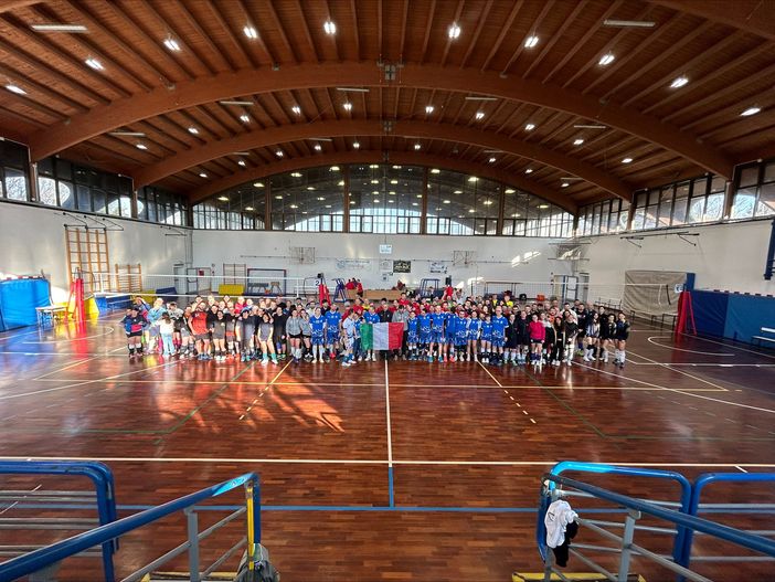 VIDEO. Il “Volley per la vita” arriva per la prima volta in città: «Speriamo nella seconda edizione a Busto Arsizio»