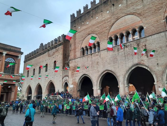 Un centinaio di alpini da Busto Arsizio a Rimini: «Questo raduno riempie il cuore» Un centinaio di alpini da Busto Arsizio a Rimini: «Questo raduno riempie il cuore»