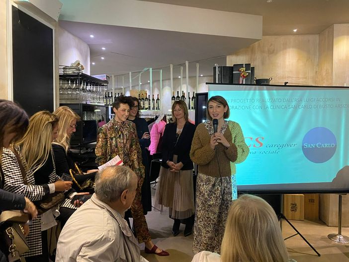 La presentazione dell’Alzheimer Cafè a Busto è un successo: «Speriamo d rivedervi tutti lì»