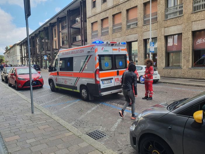 Malore durante il corteo del 25 Aprile a Busto Malore durante il corteo del 25 Aprile a Busto