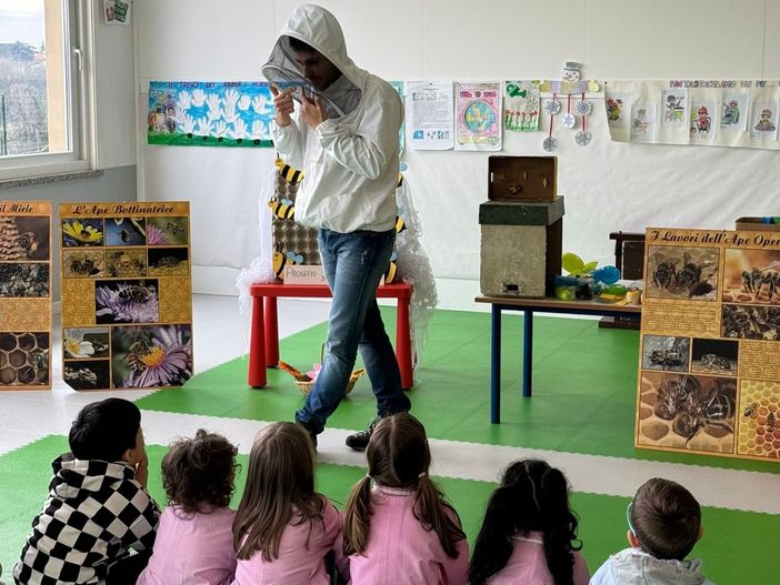 FOTO. Nelle scuole dell’infanzia olgiatesi arriva l’Apididattica FOTO. Nelle scuole dell’infanzia olgiatesi arriva l’Apididattica