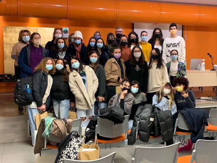 L'incontro tra Agesp spa e i ragazzi del "Candiani" L'incontro tra Agesp spa e i ragazzi del "Candiani"