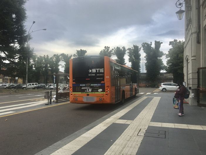 Alcune tappe sugli autobus lunedì 26 luglio: qui la stazione centrale Alcune tappe sugli autobus lunedì 26 luglio: qui la stazione centrale