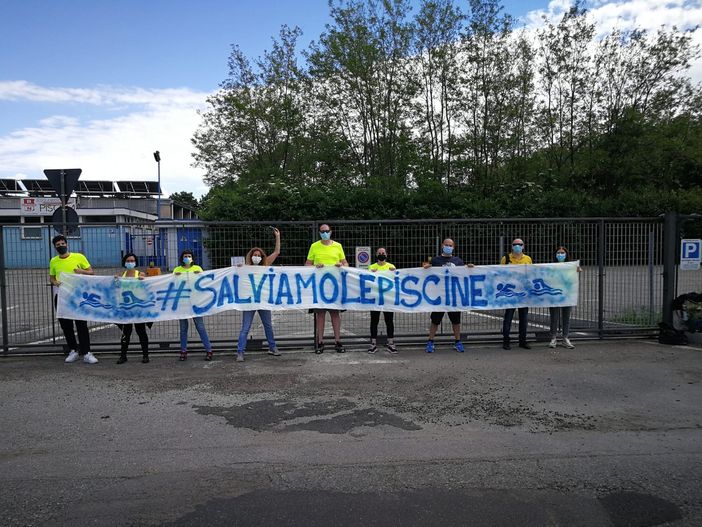 La protesta degli istruttori alla Bustese