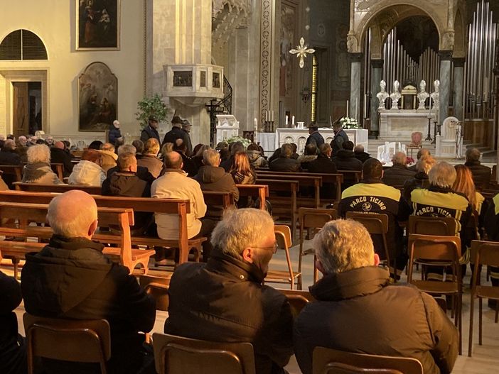 «Ciao papà, hai avuto tre vite e ci hai insegnato che bisogna sempre ascoltare chi non la pensa come te» «Ciao papà, hai avuto tre vite e ci hai insegnato che bisogna sempre ascoltare chi non la pensa come te»