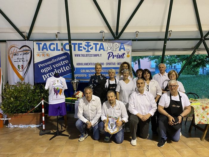 In campo per la solidarietà con gli “Amici del Gamba”. E le vecchie glorie scalpitano