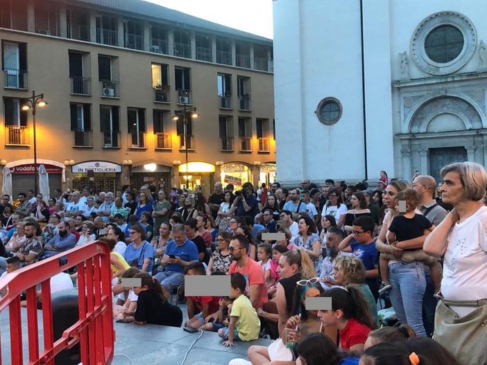 Busto Estate: eventi affollati, pochi negozi aperti