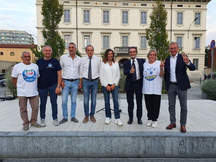 Fontana e Santanché a Busto. «Centrodestra unito e coeso, dobbiamo vincere al primo turno» Fontana e Santanché a Busto. «Centrodestra unito e coeso, dobbiamo vincere al primo turno»