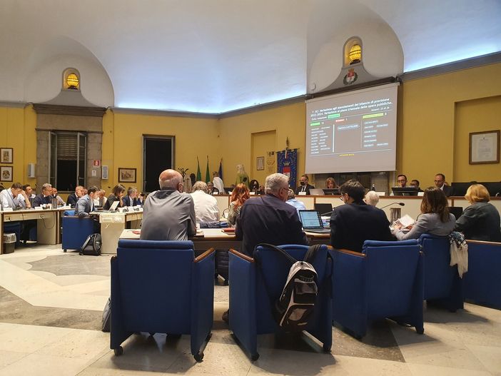 Busto, in Consiglio emerge il “peso” degli aumenti di materiali ed energia