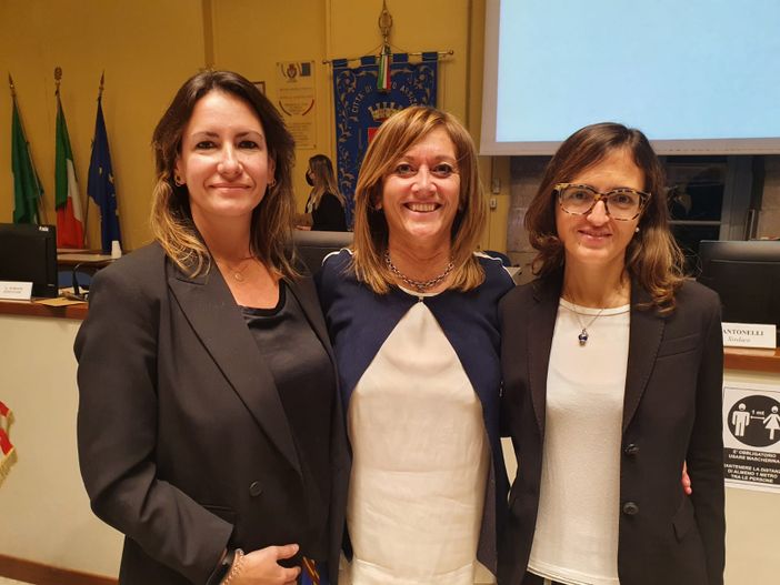 L'OPINIONE. Non sono tutti sorrisi. Ma il messaggio (rosa) è consegnato
