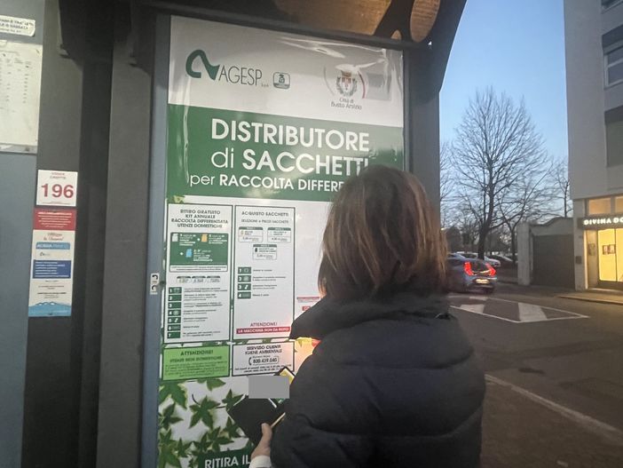 I distributori vicino alla piscina