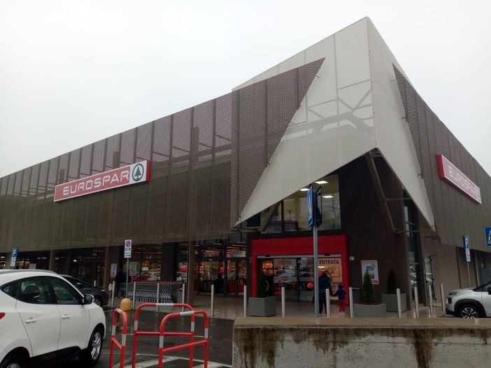 Pd Varese: «Preoccupati per i lavoratori di Eurospar, per il loro futuro e il loro presente» Pd Varese: «Preoccupati per i lavoratori di Eurospar, per il loro futuro e il loro presente»