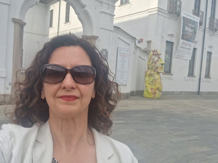 I Moai in città: l’arte invita a riflettere sull’ambiente