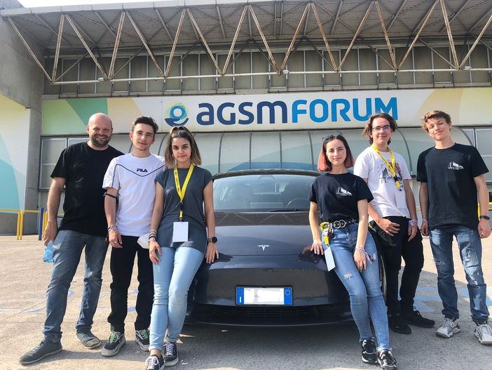 Sfrecciano le macchinine a guida autonoma. Argento nazionale all'Isis Facchinetti Sfrecciano le macchinine a guida autonoma. Argento nazionale all'Isis Facchinetti