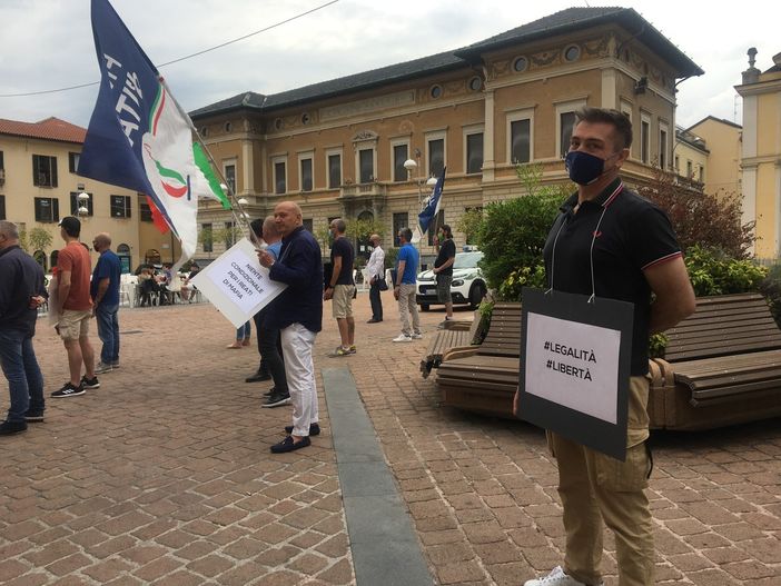 Sit-in di Fratelli d'Italia: «No a tutte le mafie»