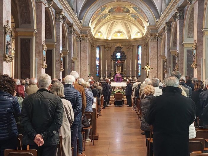L'addio a Lodoletti di una commossa Marnate. «Grazie Mario per tutto quello che ci hai fatto vivere»