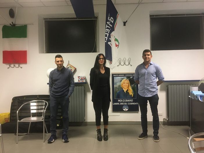 Da sinistra Grassi, Fazzari e Folegani nella sede del Circolo