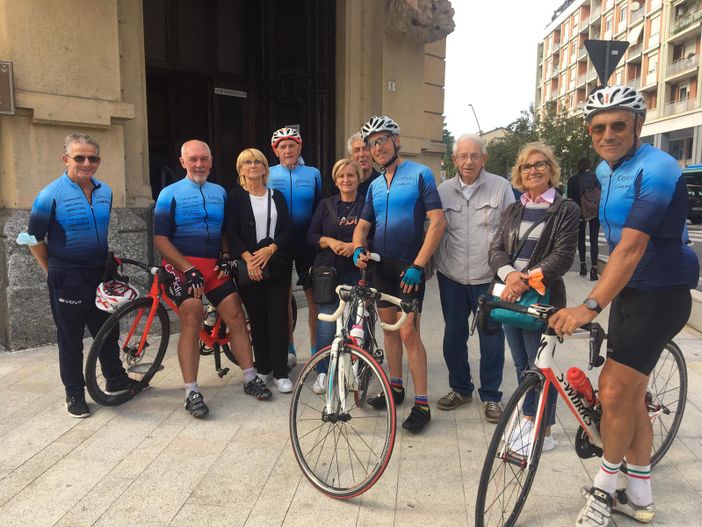 Giro dei Campioni, il rientro a Legnano: «I sogni si avverano in bici e insieme» Giro dei Campioni, il rientro a Legnano: «I sogni si avverano in bici e insieme»
