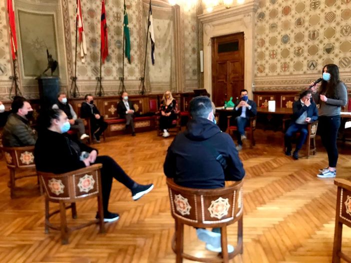 L'incontro con i commercianti della città in Comune L'incontro con i commercianti della città in Comune