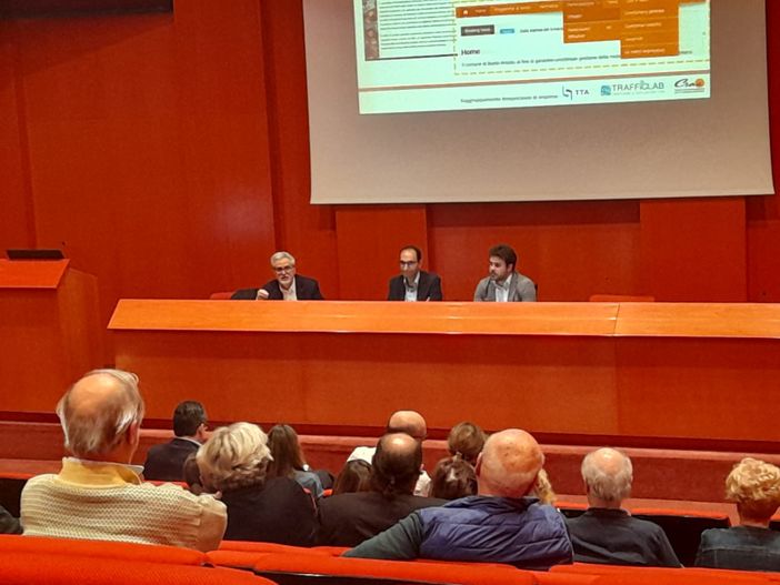 Da sinistra, l'architetto Bilanzone, l'assessore Loschiavo e l'ingegner Rossi