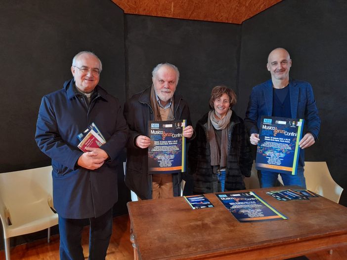 Da sinistra, monsignor Severino Pagani, Maurizio Ampollini, Ornella Gobbi e Cesare Bonfiglio