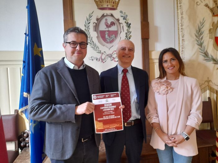 Il presidente Collaro, al centro, con il sindaco Cassani e l'assessore Mazzetti