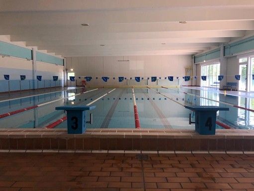 Vasche deserte ancora per poco: il 14 giugno la Bustese Nuoto ricomincia l'attività
