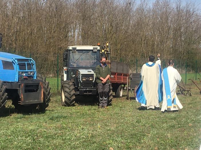 Tanta emozione alla Madonna in Veroncora, per una tradizione ridotta ma non meno intensa