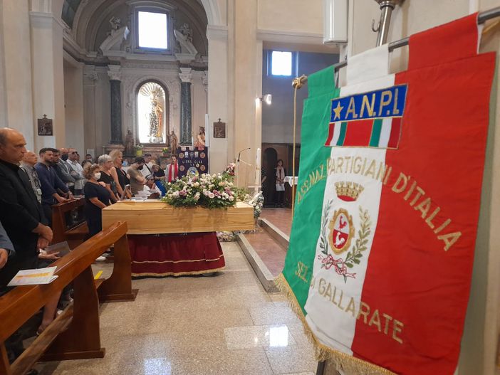 Frasi naziste nei bagni di scuola, Anpi Gallarate: «Le stupidaggini sporcano i muri due volte» Frasi naziste nei bagni di scuola, Anpi Gallarate: «Le stupidaggini sporcano i muri due volte»