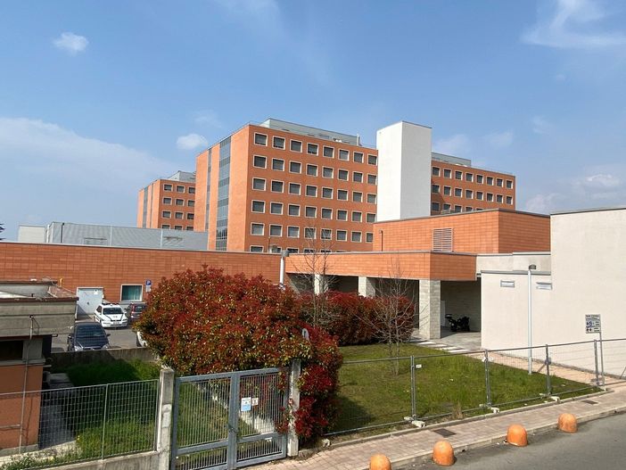 Coronavirus, ancora in aumento i ricoveri negli ospedali dell'Asst Sette Laghi: sono 403 i pazienti Covid positivi