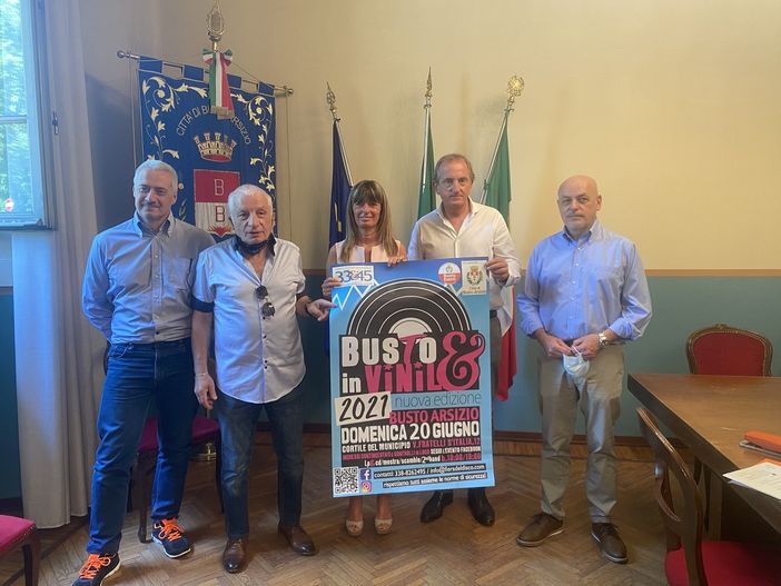 La presentazione di &quot;Busto in vinile&quot; 2021