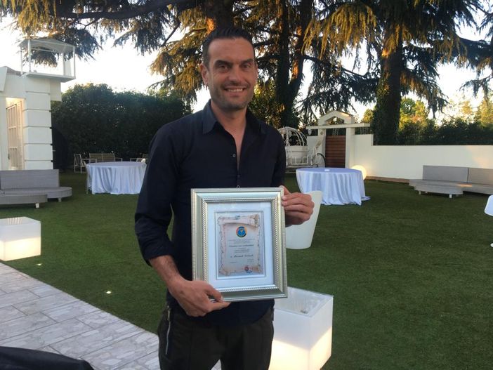 Il Panathlon premia il fair play di capitan Colombo. Tavecchio: «Gesto unico» Il Panathlon premia il fair play di capitan Colombo. Tavecchio: «Gesto unico»